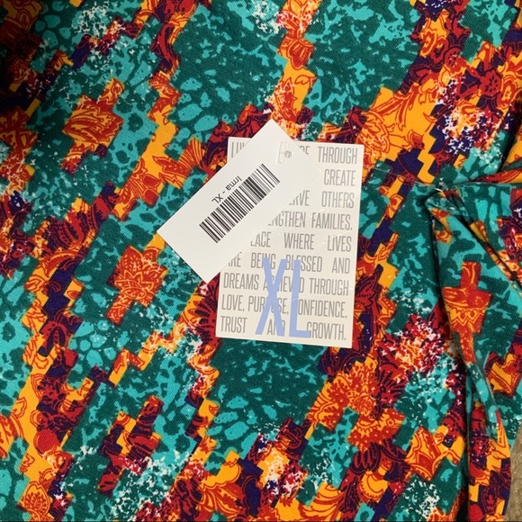 LulaRoe Tops - Picture 12 of 15